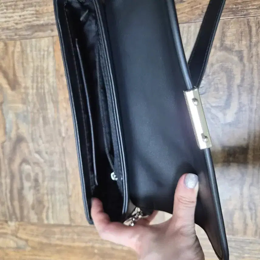 [BUNJANG] Saint Scott Shoulder Bag / 세인트스코트 숄더백