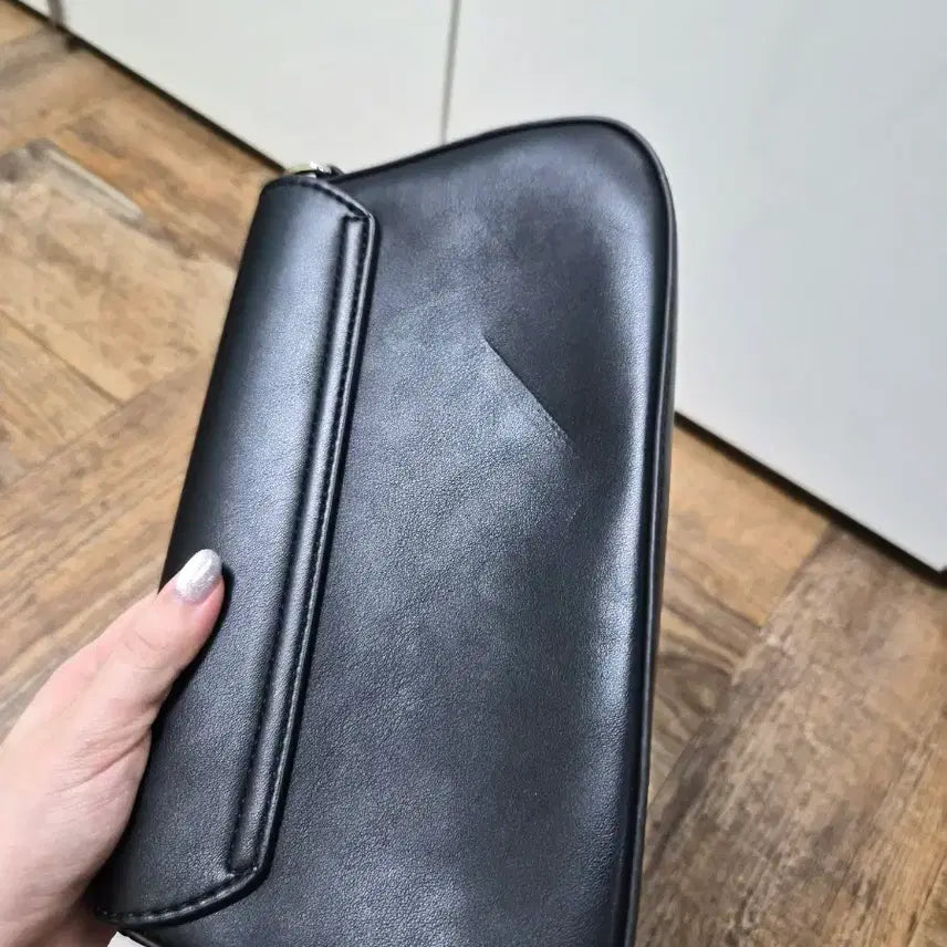 [BUNJANG] Saint Scott Shoulder Bag / 세인트스코트 숄더백