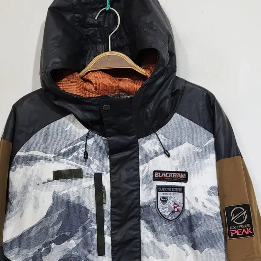 [BUNJANG] Blackyak Camo Pattern Big Size Outdoor Jacket / (110) 블랙야크 바람막이 점퍼 카모패턴 빅사이즈 아웃도어 자켓