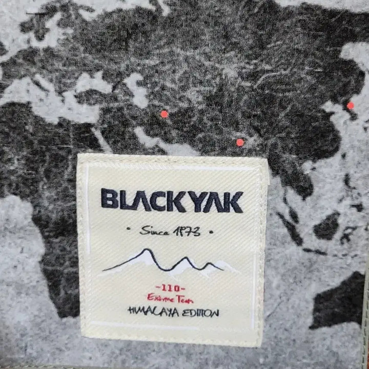 [BUNJANG] Blackyak Camo Pattern Big Size Outdoor Jacket / (110) 블랙야크 바람막이 점퍼 카모패턴 빅사이즈 아웃도어 자켓