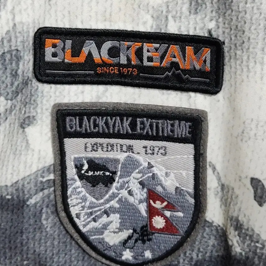 [BUNJANG] Blackyak Camo Pattern Big Size Outdoor Jacket / (110) 블랙야크 바람막이 점퍼 카모패턴 빅사이즈 아웃도어 자켓