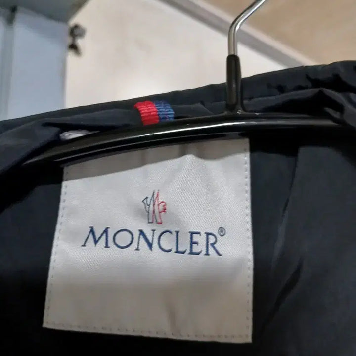 [BUNJANG] Moncler Women's Windbreaker Jacket / 몽클레어 여성 블랙 바람막이 자켓
