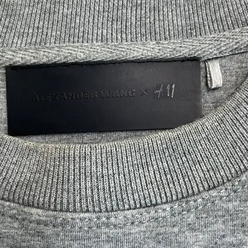 [SOLD OUT] [정품] 알렉산더왕 X H&M 크롭 스쿠버 탑 스웻 맨투맨
