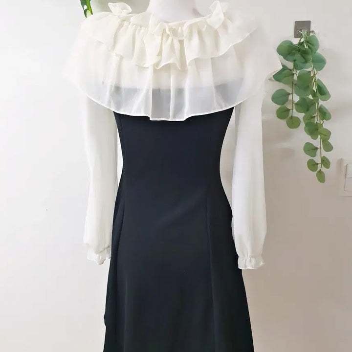 [BUNJANG] IU White Frill Neck Mini Dress / 아이유원피스 화이트프릴넥 미니 55 66 블랙