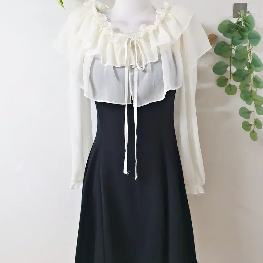 [BUNJANG] IU White Frill Neck Mini Dress / 아이유원피스 화이트프릴넥 미니 55 66 블랙