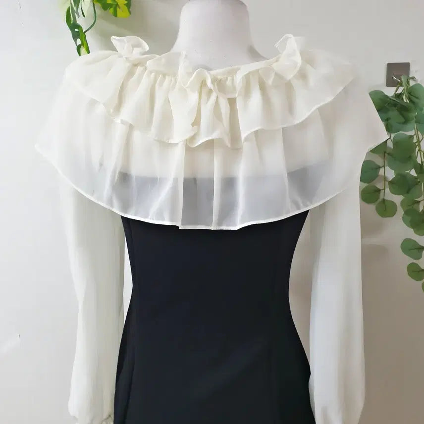 [BUNJANG] IU White Frill Neck Mini Dress / 아이유원피스 화이트프릴넥 미니 55 66 블랙