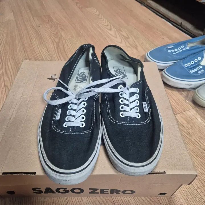 [BUNJANG] Vans Authentic Black Sneakers / 반스 어센틱 블랙 스니커즈