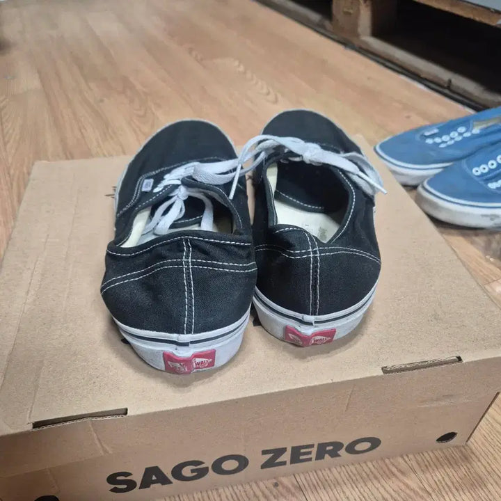 [BUNJANG] Vans Authentic Black Sneakers / 반스 어센틱 블랙 스니커즈