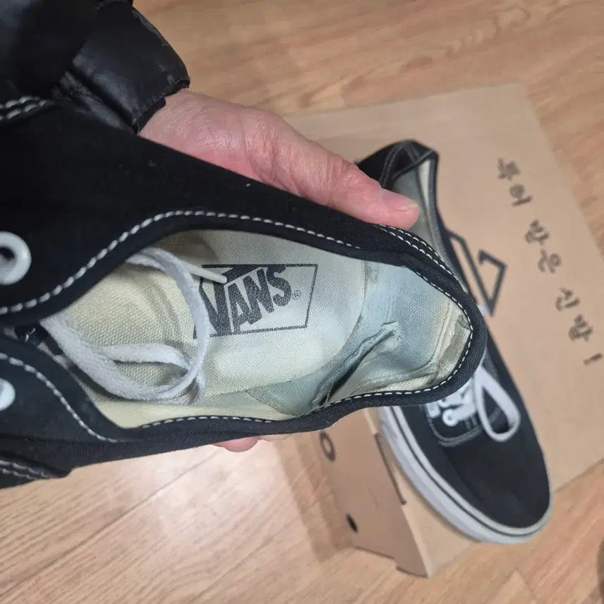 [BUNJANG] Vans Authentic Black Sneakers / 반스 어센틱 블랙 스니커즈