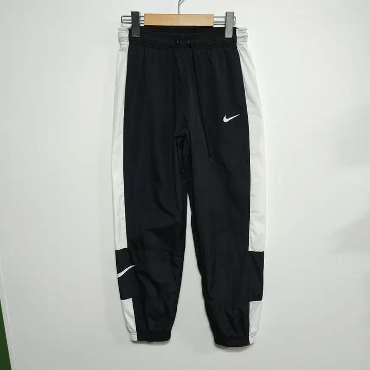 [BUNJANG] Nike Track Pants Black White Jogger (Size S) / 44~55 나이키 트랙팬츠 블랙 화이트 조거 S사이즈