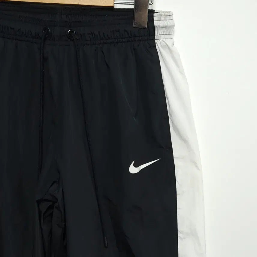 [BUNJANG] Nike Track Pants Black White Jogger (Size S) / 44~55 나이키 트랙팬츠 블랙 화이트 조거 S사이즈
