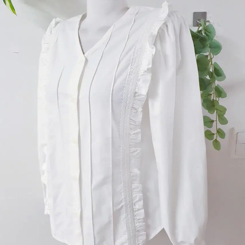 [BUNJANG] Lace Frill Blouse White / 레이스프릴 블라우스 55 66 화이트