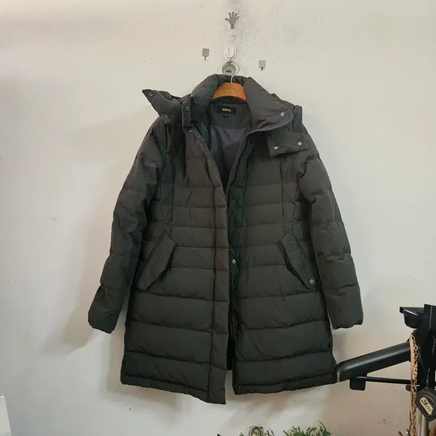 [BUNJANG] Blue Tail Hooded Long Padded Jacket Black / 블루테일 후드 롱패딩 블랙