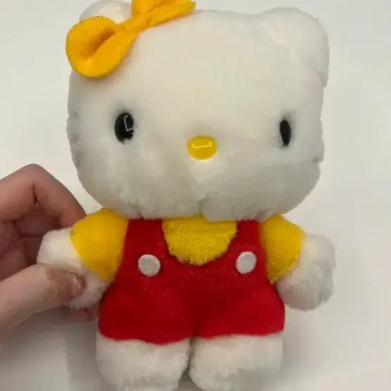 [BUNJANG] Sanrio Hello Kitty Set Goods / 산리오 헬로키티 세트 키티 박스 키티 굿즈(고전 미미인형,키티키링2개 등