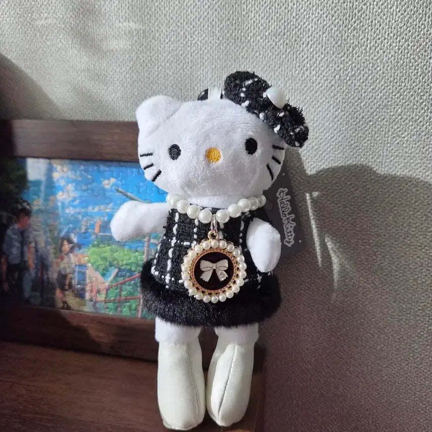 [BUNJANG] Hello Kitty Tweed Keyring / 헬로키티 트위드 인형 키링