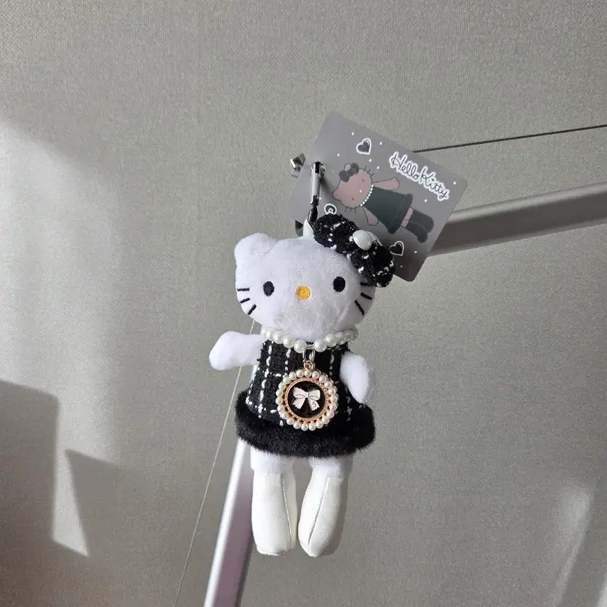 [BUNJANG] Hello Kitty Tweed Keyring / 헬로키티 트위드 인형 키링