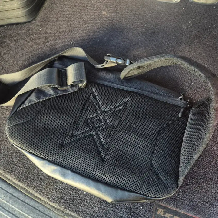 [BUNJANG] Monster Republic Messenger Bag / 몬스터 리퍼블릭 블랙 메신저백 크로스백 가방