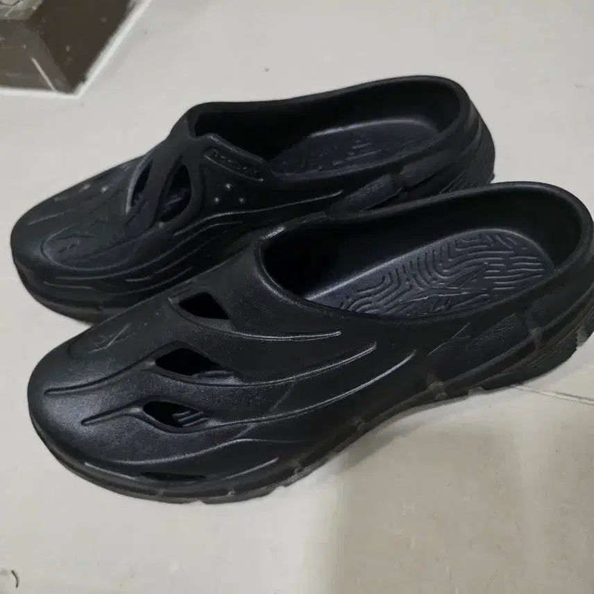 [BUNJANG] Reebok Zig Klog Black 260 / 리복 직 클로그 260 블랙