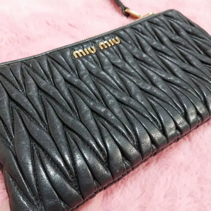 [BUNJANG] Miu Miu Matelassé Mini Pouch / 미우미우 마틀라세 미니파우치