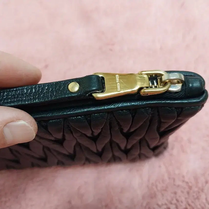[BUNJANG] Miu Miu Matelassé Mini Pouch / 미우미우 마틀라세 미니파우치