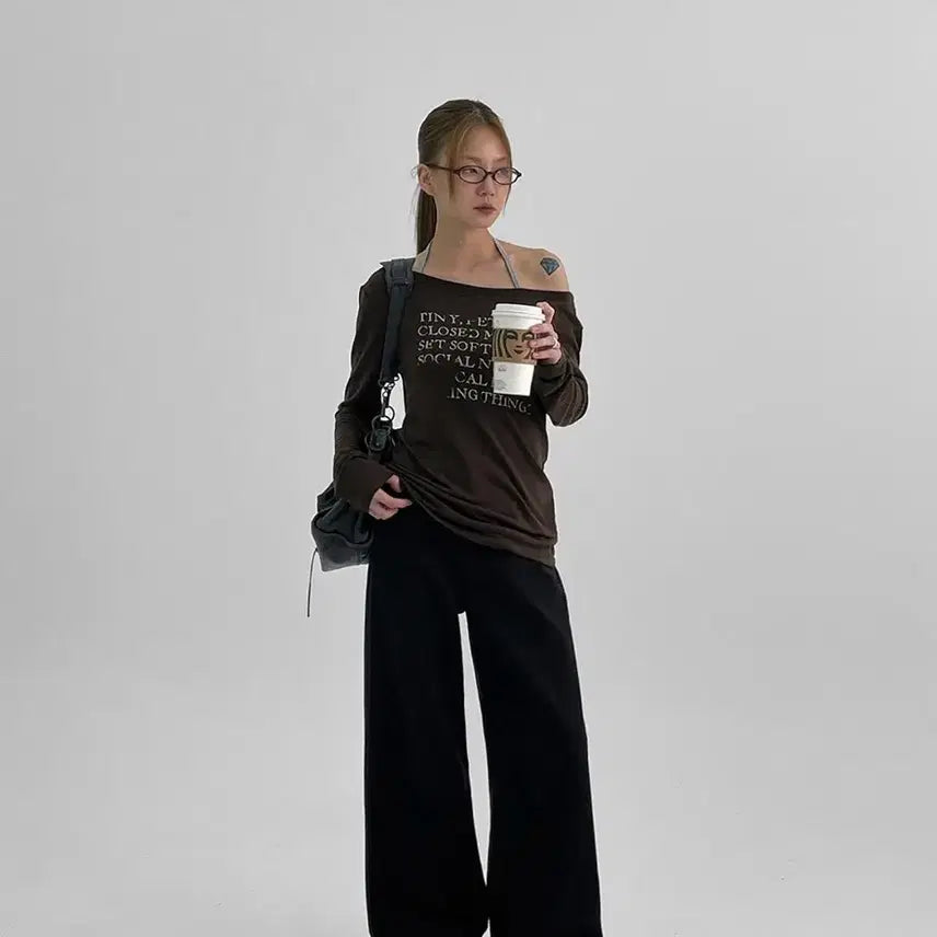 [BUNJANG] Blackup Brown Off-Shoulder Long Sleeve Top / (블랙업 / 새제품) 브라운 오프숄더 긴팔티 슬리브티