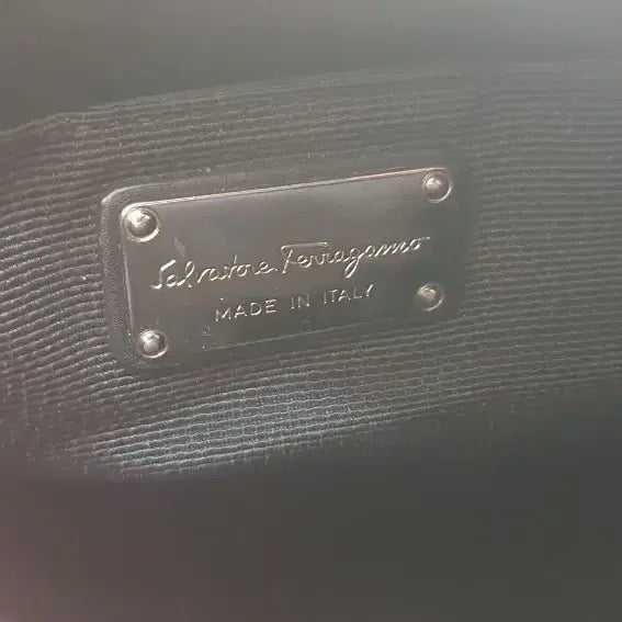 [BUNJANG] Ferragamo Gancini Black Tote Bag / 페라가모 간치니 블랙 토트백