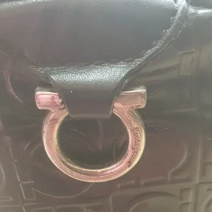 [BUNJANG] Ferragamo Gancini Black Tote Bag / 페라가모 간치니 블랙 토트백
