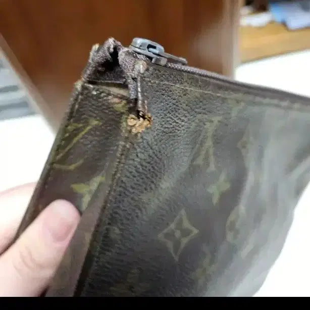 [BUNJANG] Louis Vuitton Monogram Brown Clutch Bag / 루이비통 모노그램 클러치백 브라운