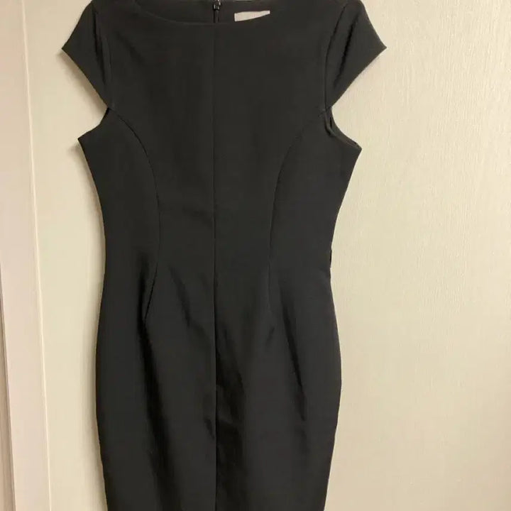 [BUNJANG] H&amp;M Black Slim Fit Dress EUR 36 / 미착용)H&amp;M 블랙 슬림핏 원피스 EUR 36
