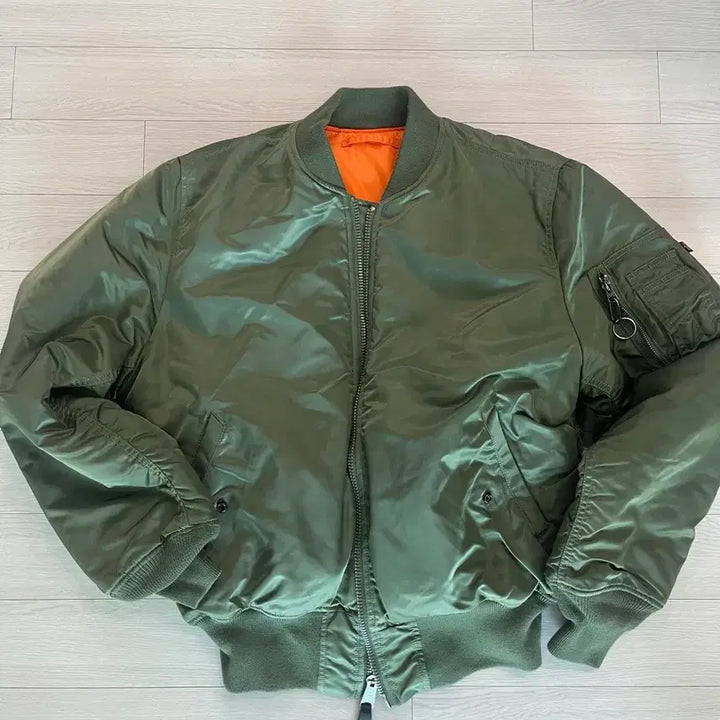 [BUNJANG] Alpha Industries MA-1 Regular Fit Sage Green / 알파인더스트리 ma-1 레귤러핏 세이지그린