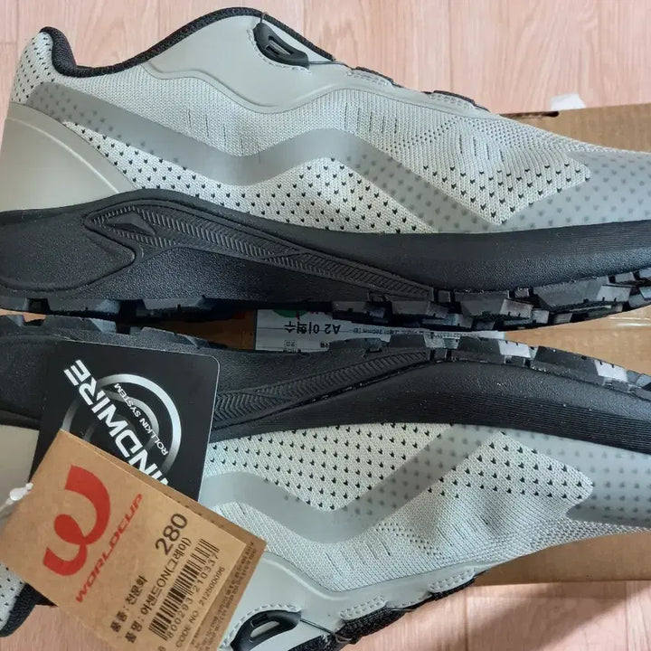 [SOLD OUT] 다이얼 트레킹화 등산화 280사이즈  ((새상품))