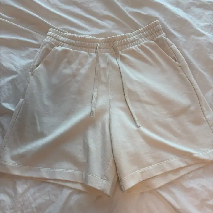 [BUNJANG] Polham White Elastic Shorts / 폴햄 고무줄 반바지 화이트