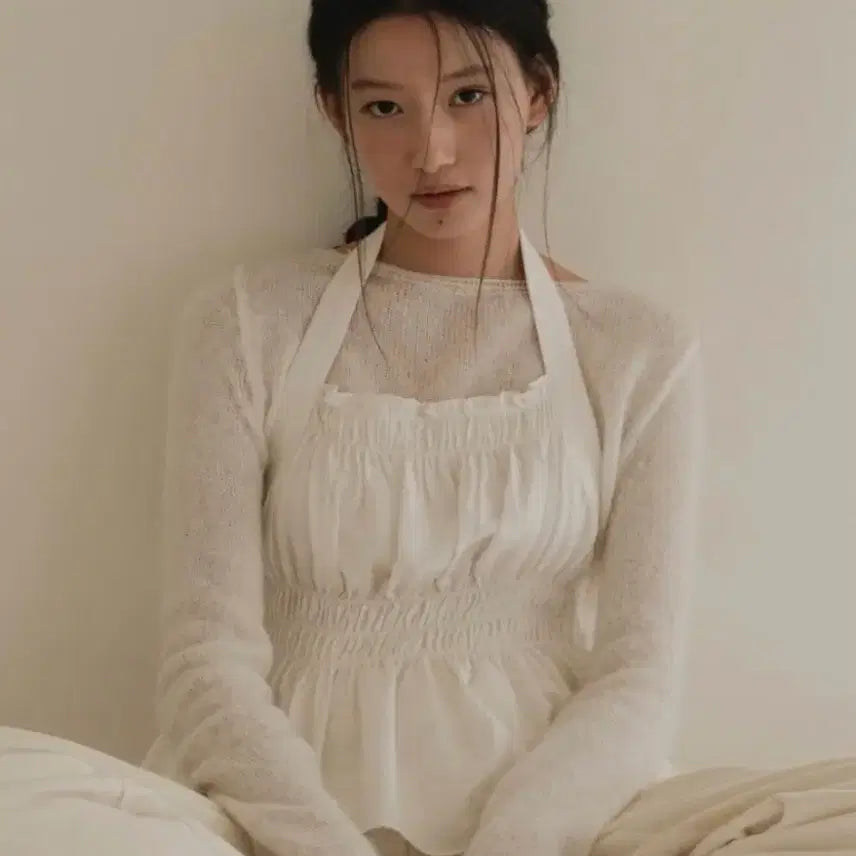 [BUNJANG] Mignewette Miel Halterneck Blouse / 미뉴에트 미엘 홀터넥 블라우스