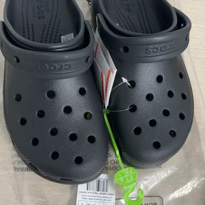 [BUNJANG] M5/W7 Crocs Classic Platform Clog / M5/W7 크록스 클래식플랫폼 클로그240사이즈