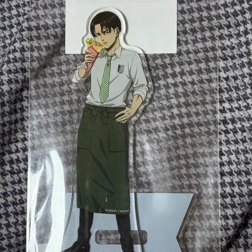 [BUNJANG] Attack on Titan Levi Crepe Cafe Acrylic Stand / 진격거 진격의거인 리바이 크레페 카페 아크릴스탠드