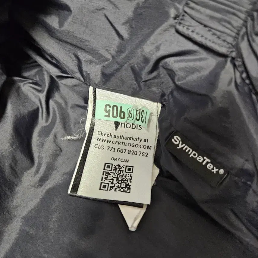[BUNJANG] Nobis Yatesy Padded Jacket Black / 노비스 블랙 패딩 야테시