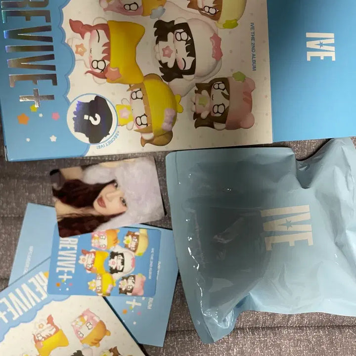 [BUNJANG] IVE Leeseo REVIVE+ PETIT-IVE Version Album / 아이브 REVIVE+ PETIT-IVE버전 리즈