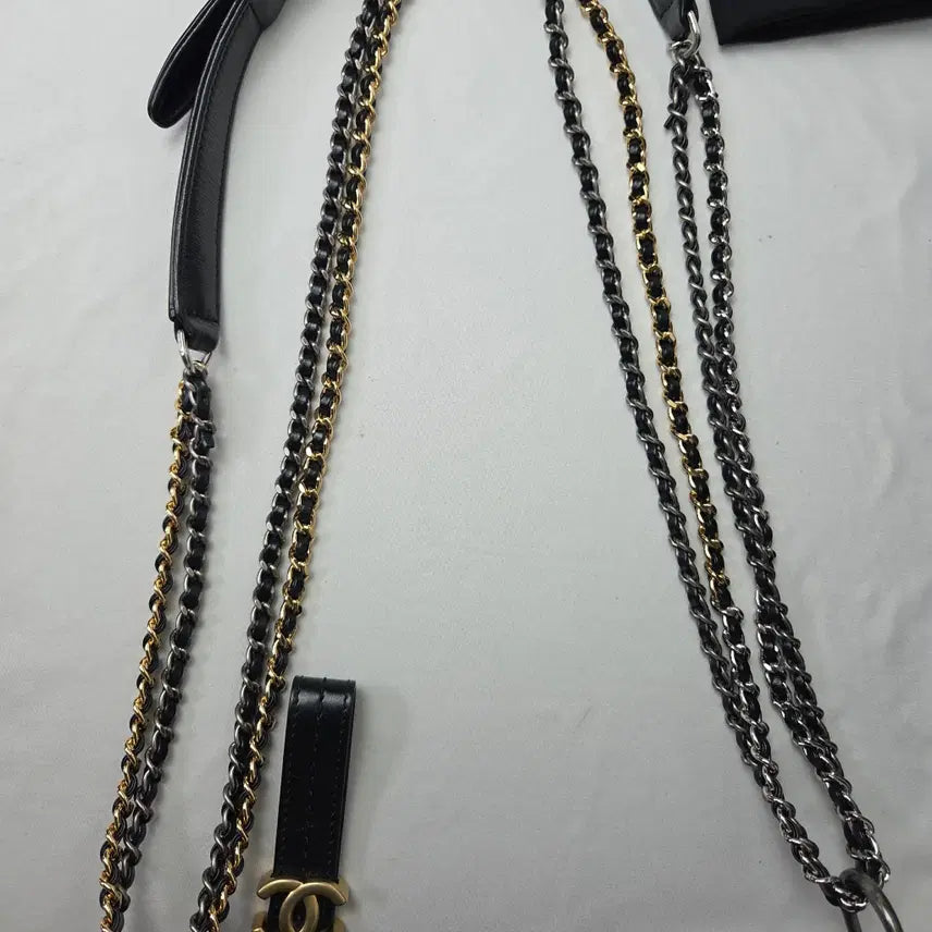 [BUNJANG] Chanel Gabrielle Small Spangle CC Black Shoulder Bag / 샤넬 가브리엘스몰 스팽글cc 블랙 신품급