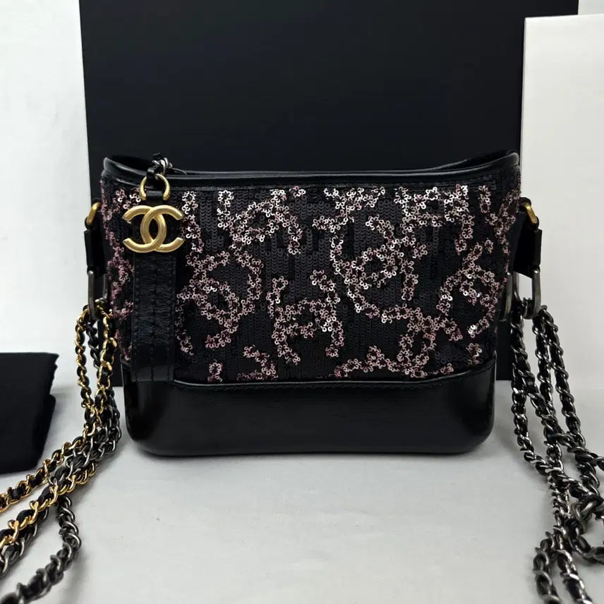 [BUNJANG] Chanel Gabrielle Small Spangle CC Black Shoulder Bag / 샤넬 가브리엘스몰 스팽글cc 블랙 신품급