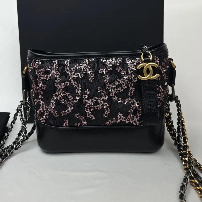 [BUNJANG] Chanel Gabrielle Small Spangle CC Black Shoulder Bag / 샤넬 가브리엘스몰 스팽글cc 블랙 신품급
