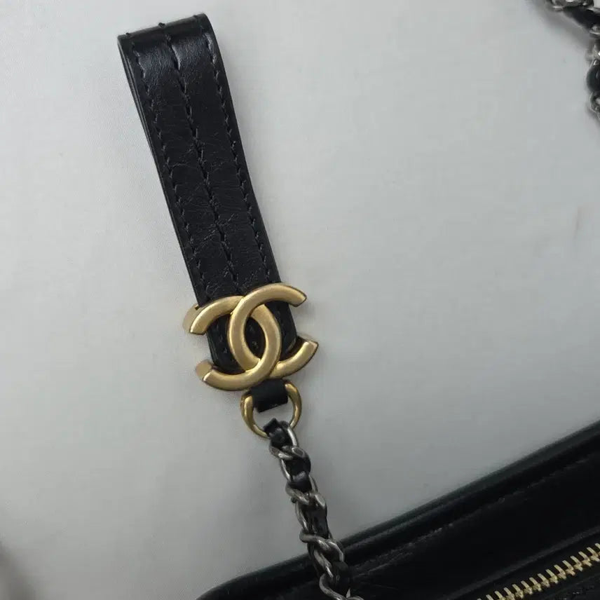 [BUNJANG] Chanel Gabrielle Small Spangle CC Black Shoulder Bag / 샤넬 가브리엘스몰 스팽글cc 블랙 신품급