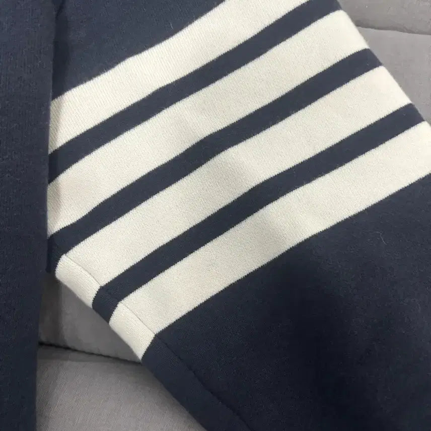 [BUNJANG] Thom Browne Crewneck Sweatshirt / 톰브라운 사선완장 맨투맨