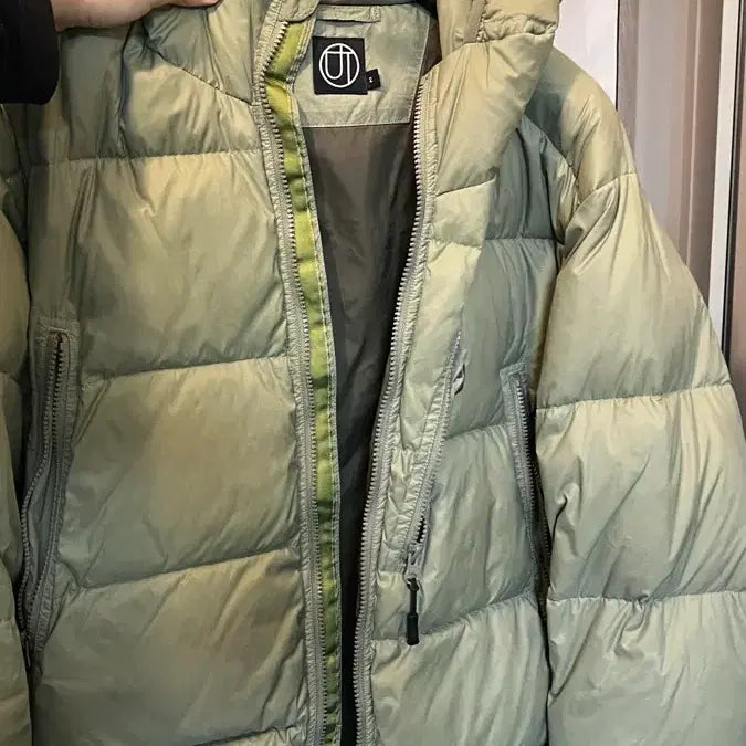 [BUNJANG] Outstanding Mountain Down Parka / 아웃스탠딩 마운틴 다운 파카 패딩