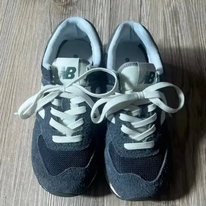 [BUNJANG] New Balance 574 Heritage Sneakers / 뉴발란스 574 헤리티지 225