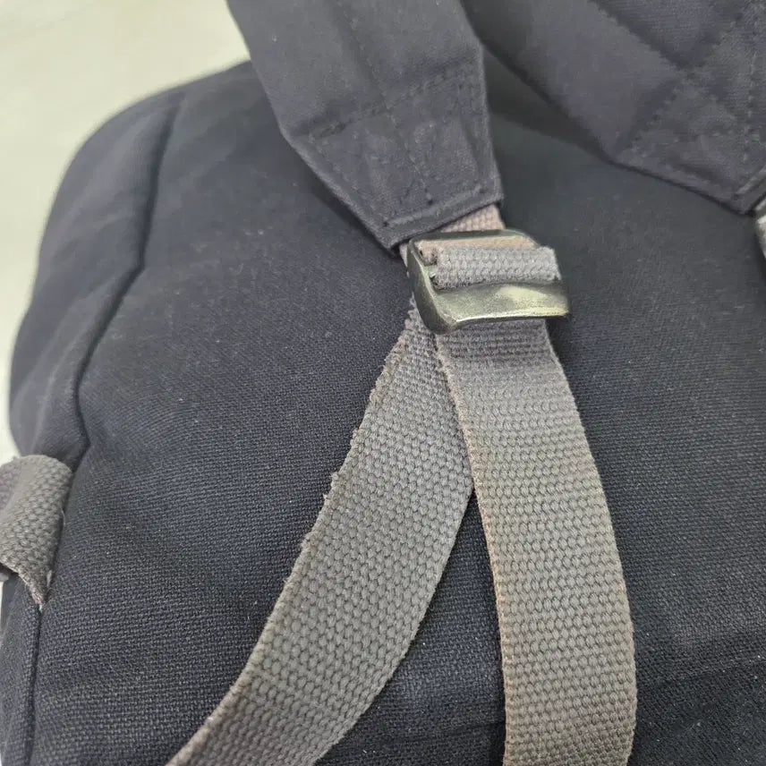 [BUNJANG] Eastpak Black Backpack / 이스트팩 블랙 백팩