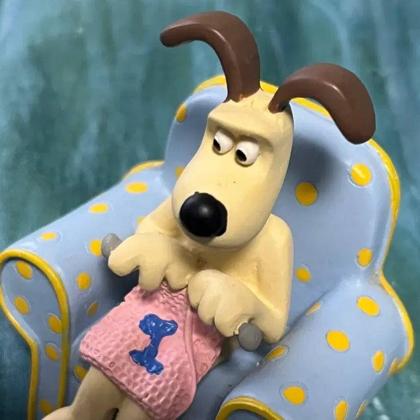 [BUNJANG] Wallace and Gromit Gromit Sofa Figure / (마지막가격) 빈티지 월레스와 그로밋 그로밋 소파 피규어