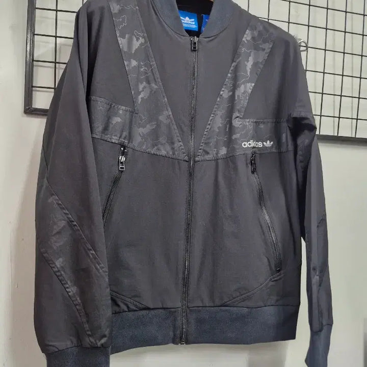 [BUNJANG] Adidas Functional Modern Jacket / 100L 아디다스 기능성 모던 자켓.