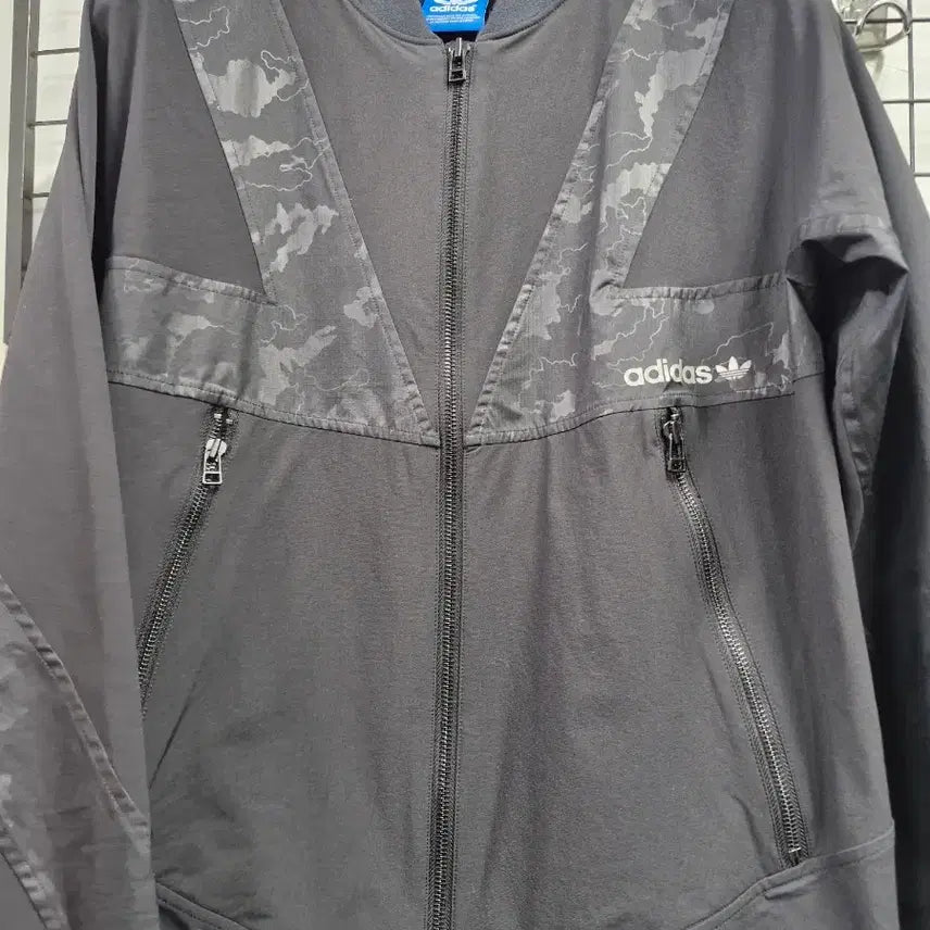 [BUNJANG] Adidas Functional Modern Jacket / 100L 아디다스 기능성 모던 자켓.