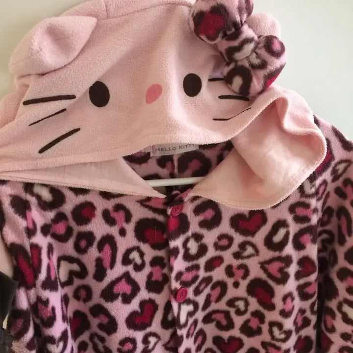 [BUNJANG] Hello Kitty Pink Leopard Print Pajamas / [빈티지] 헬로키티 갸루 호피 동물잠옷/파자마
