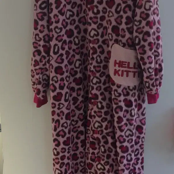 [BUNJANG] Hello Kitty Pink Leopard Print Pajamas / [빈티지] 헬로키티 갸루 호피 동물잠옷/파자마